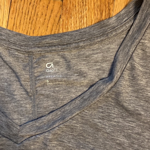 Gap tee - Picture 2 of 2